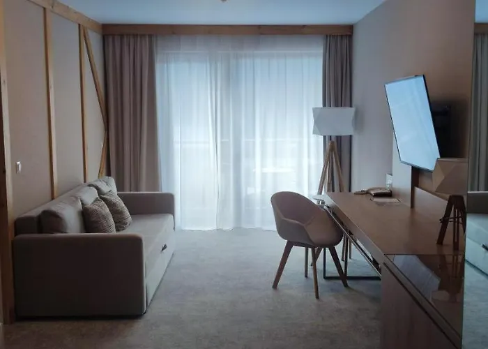 W Platinum Mountain Z Parkingiem